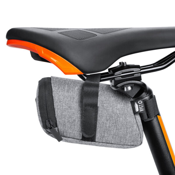 Cykeltaske med logo — Miljøvenlig 600D RPET saddeltaske